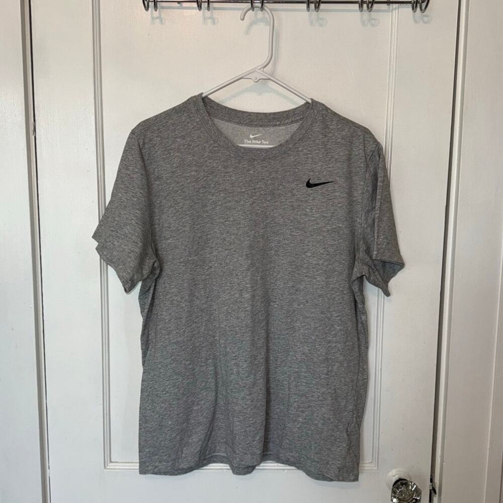 Nike Dri-Fit Men's The Nike Tee Gray size L